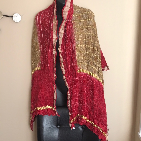 Beautiful silk scarf - Picture 1 of 4